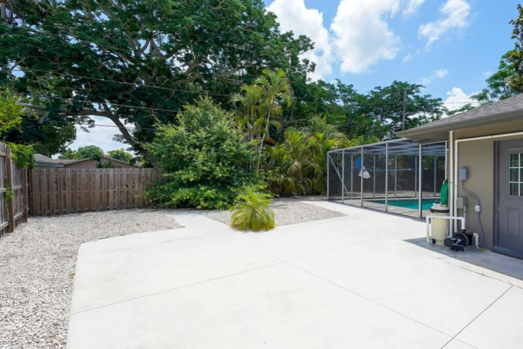 Heated Pool - Close To Beaches, Restaurants & More! *