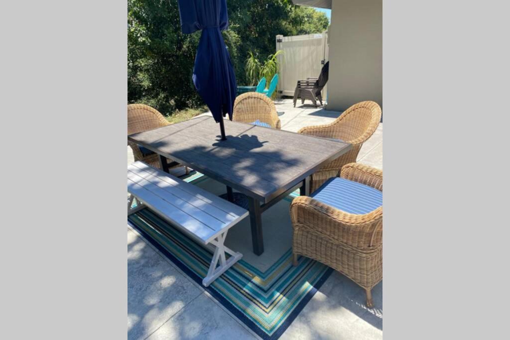 Heated Pool - Close To Beaches, Restaurants & More! *