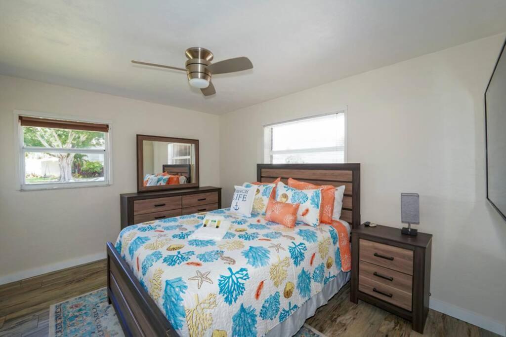 Holiday home Heated Pool - Close To Beaches, Restaurants & More!